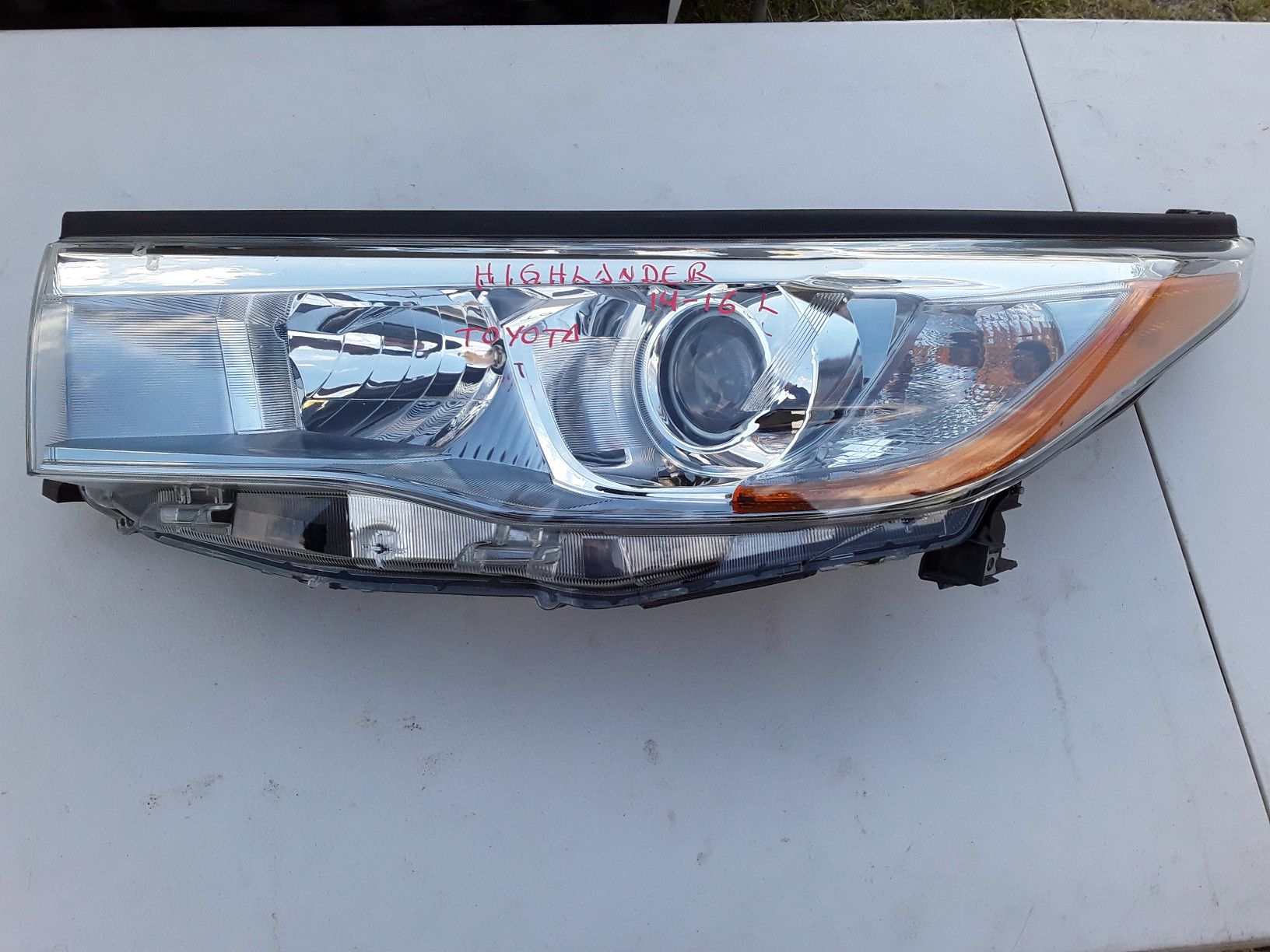 Toyota Highlander 2014-2016 Headlight L $100