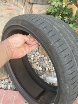 Perelli 235/35R20 Tesla Model 3
