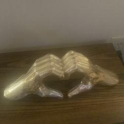 Shiny gold heart I love you symbol
