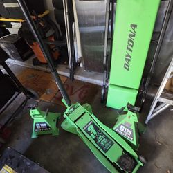 Daytona Jack, Stands And Creeper