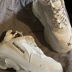 Balenciaga Triple S Sneaker in beige clear sole RP