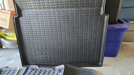 Q 3 Rubber Trunk Mat
