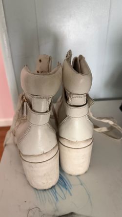 I am selling my boots