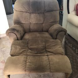 Recliner Chair – Comfortable Manual Reclining Chair