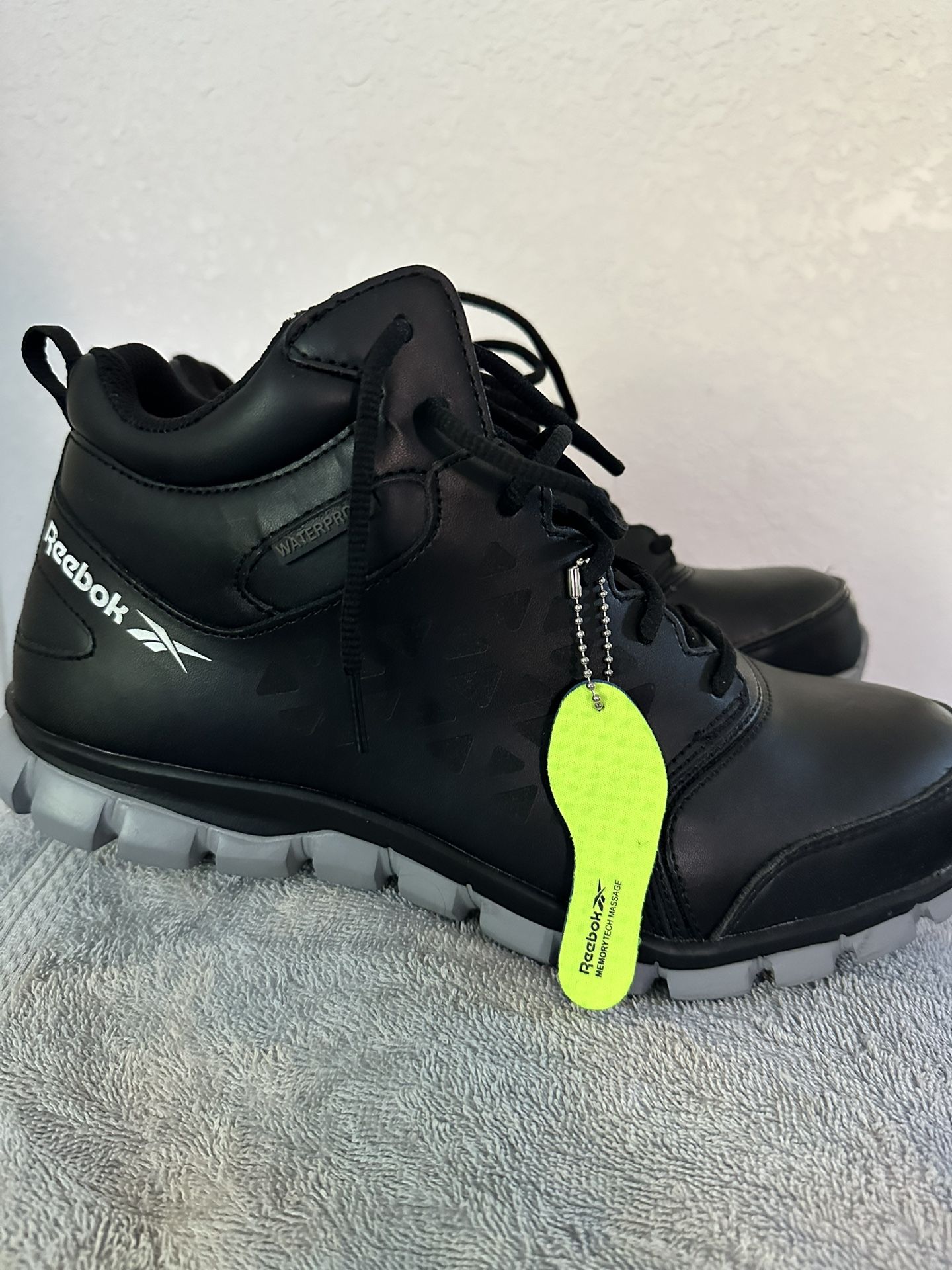 MEN'S Rebook Black/Boots Work Size 10.5