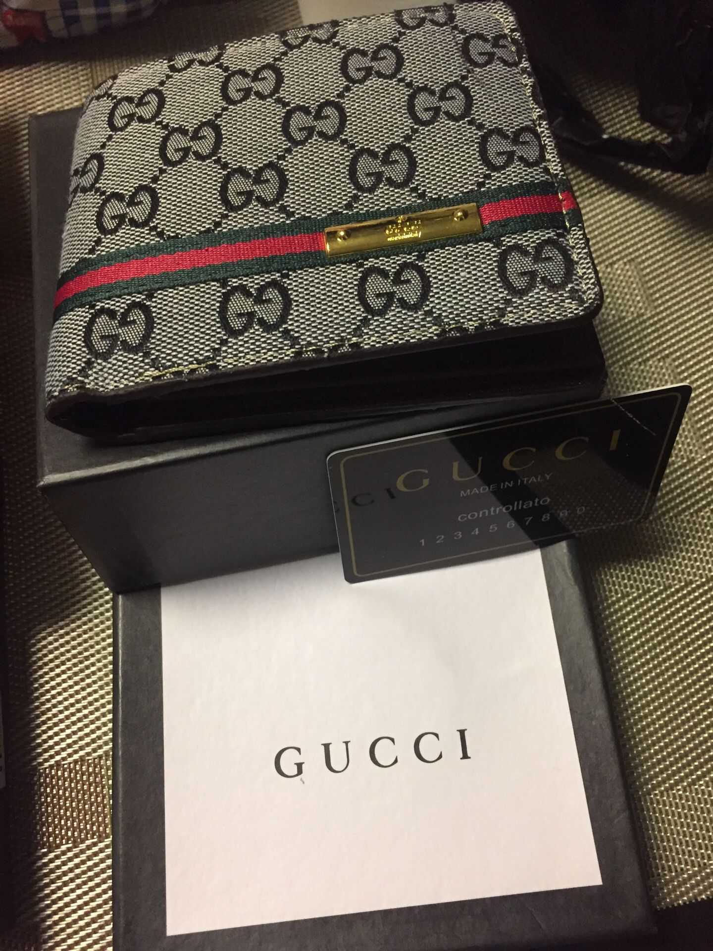 Brand new guccie wallets