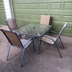 Outdoor Patio Table and Chairs Set