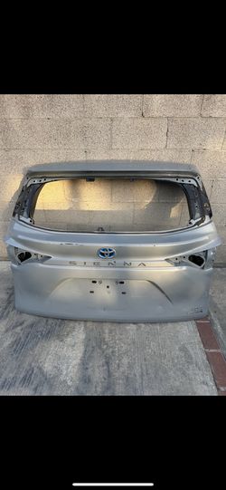 2021-2023 Toyota Sienna Tailgate