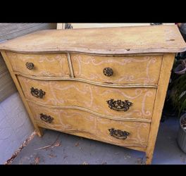 Dresser