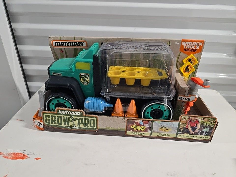 MATCHBOX GROW PRO TRUCK W/ GARDEN TOOLS *BRAND NEW*