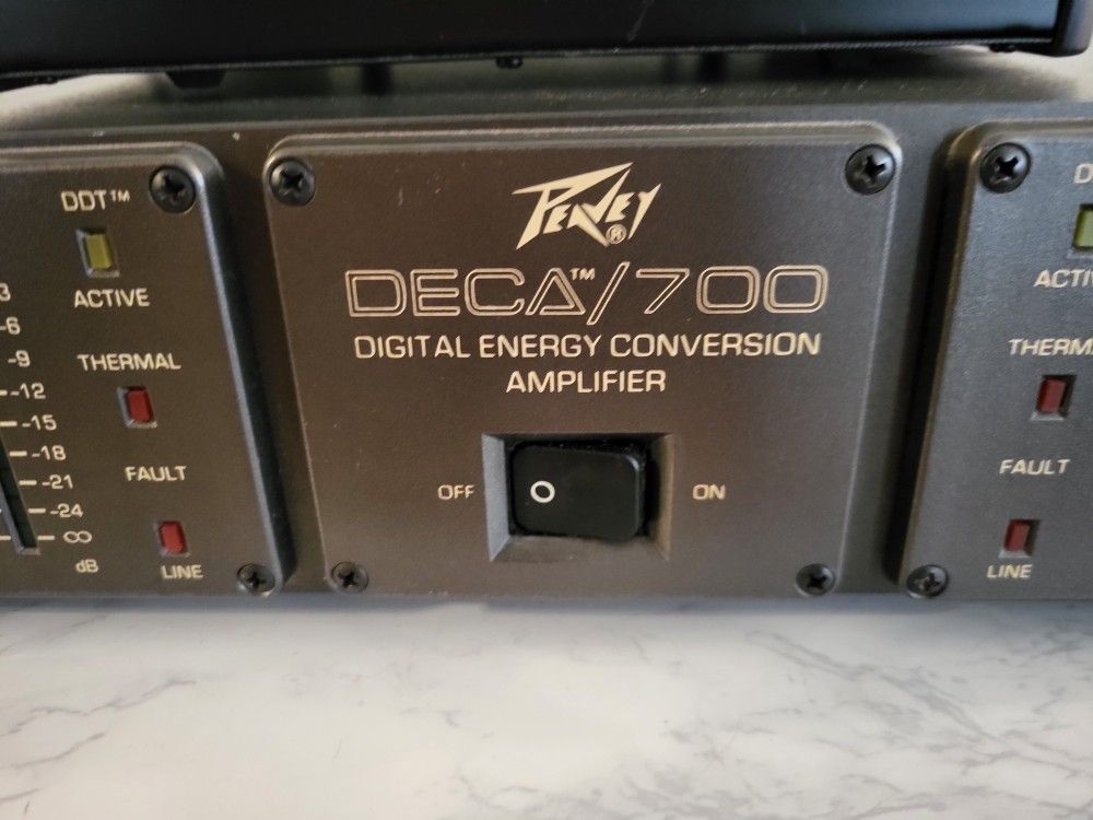 Peavey Deca/700 Powered Amplifier