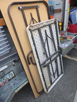 Folding tables