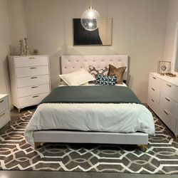 Bright, Chic bedroom set with gold element White/ Black platform Bedroom set 