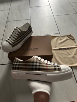 BURBERRY Shoes Size 9