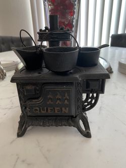 Vintage Miniature Cast Iron Cook Stove From Queen tourism.sg.gov.lk