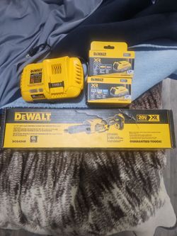 BRAND NEW DEWALT DCG426 XR 1 1/2" VARIABLE SPEED DIE GRINDER COMBO KIT