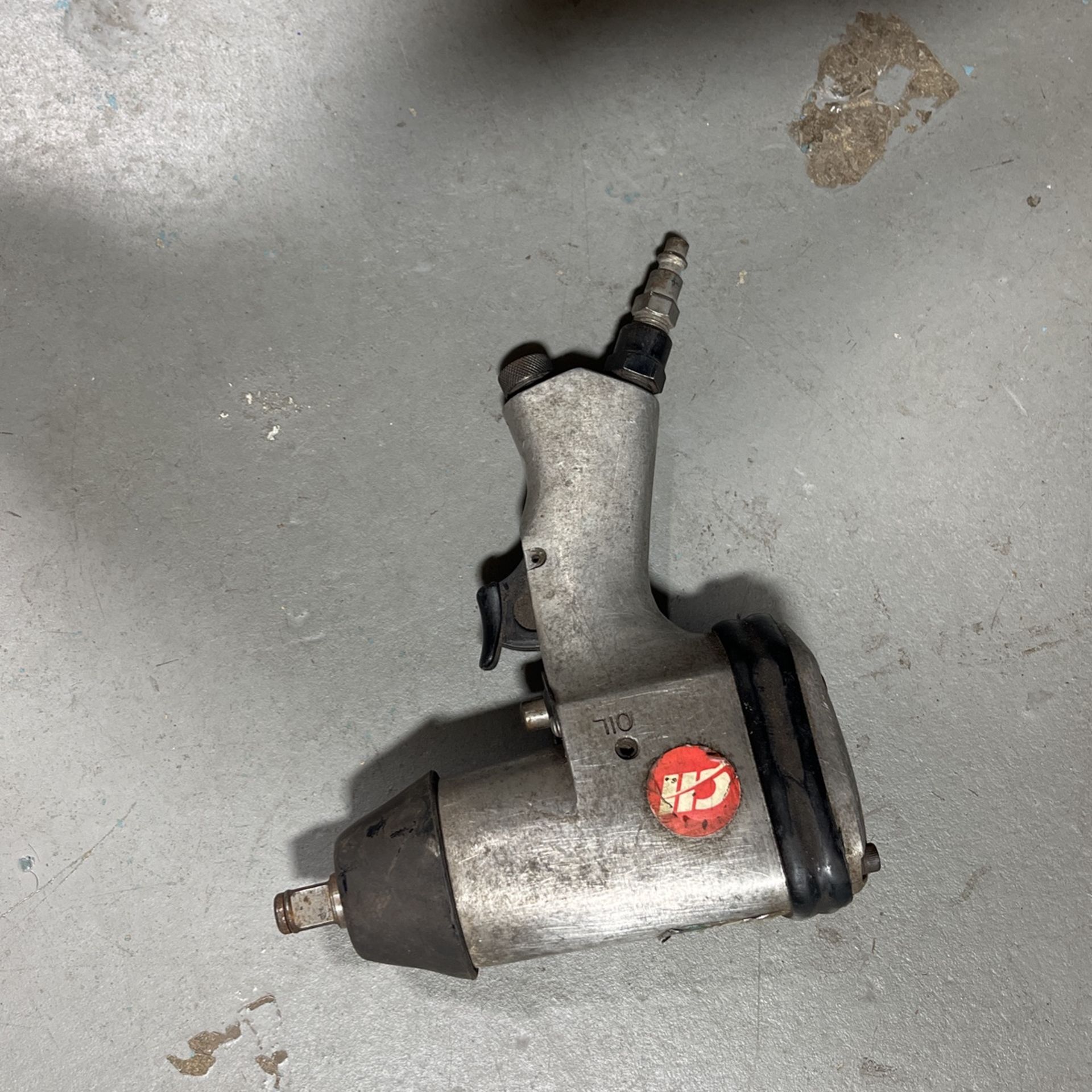 ~ NEW Campbell Hausfeld TL-1002 1/2" Impact Wrench