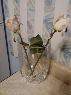 Beautiful heavy carved glass crystal vase