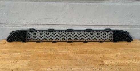 2006-2010 Toyota Sienna Front bumper Lower Grille New Capa