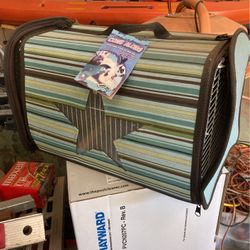 Pet carrier