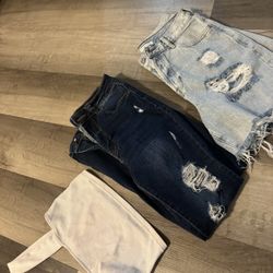 All Jeans Size 5/7 Old Navy Fashion Nova Levi’s Shorts Are From Packing Size 27 All Still Good Condition Just Put Away Hardly Worn! Top Small 4$ Each