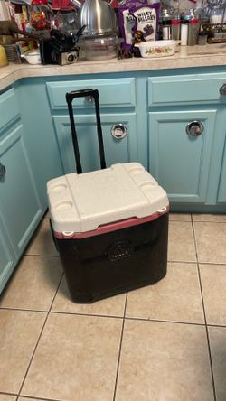 Red white and blue rolling Igloo ice chest