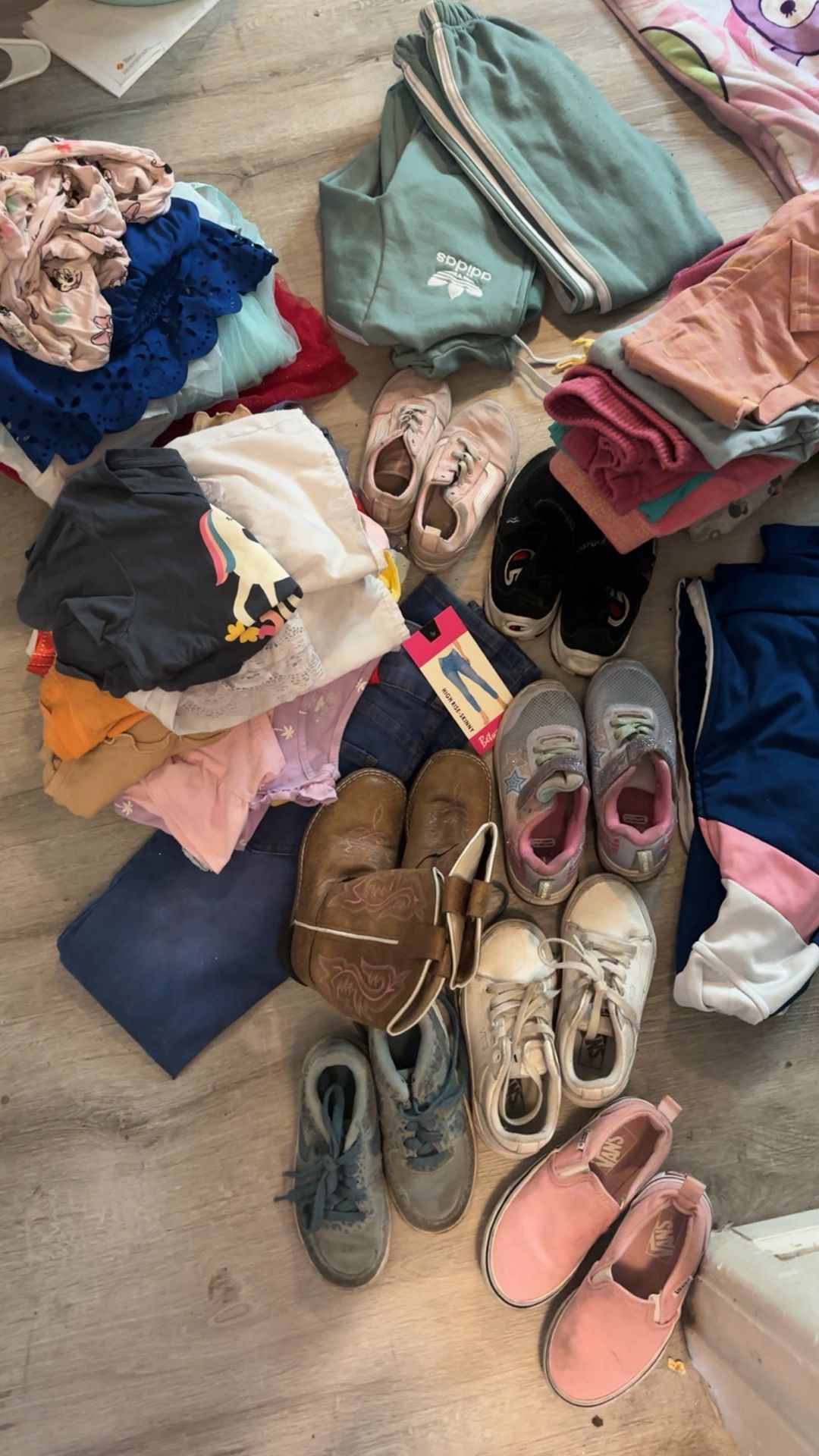Girl Clothes & Shoes 