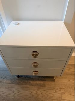 Nightstand for free