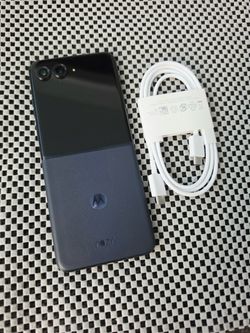Motorola Razr+ (2024)256GB Unlocked(new/open box)read description