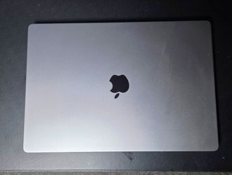 MacBook Pro 16" (2021 M1 Pro) with Spigen Case