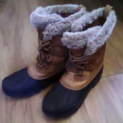 Women's Weather Boots ~ 9