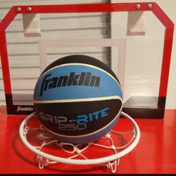 DOOR BASKETBALL HOOP WITH BREAKAWAY RIM & BALL 