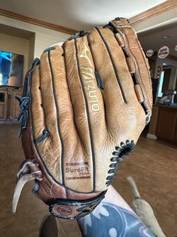 Baseball glove