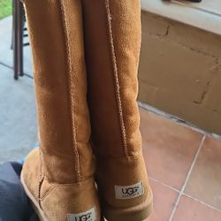 USED UGG BOOTS  Size #9