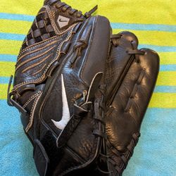 Nike Air ATHENA RHT  12" Black Leather Softball Glove
