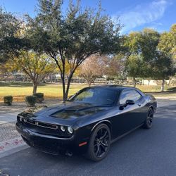 2017 Dodge Challenger SXT