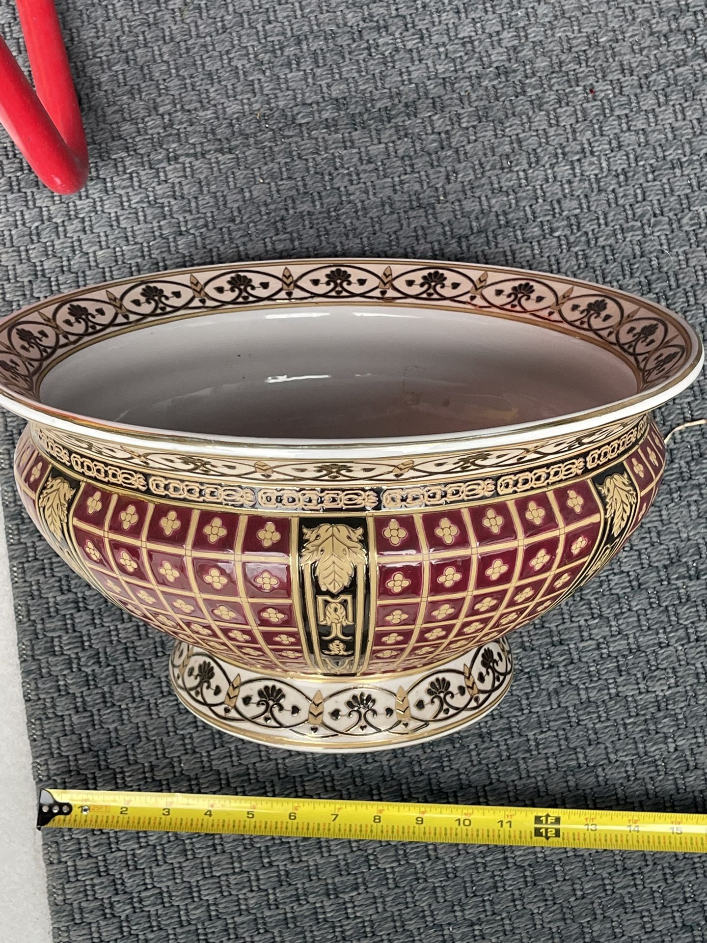 One beautiful Oriental Accent Red & Gold Glazed Champagne Bowl