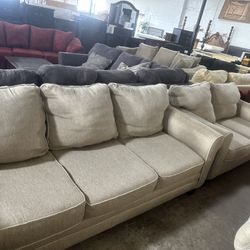 SOFA AND LOVESEAT GOOD CONDITION FREE DELIVERY 🚚 