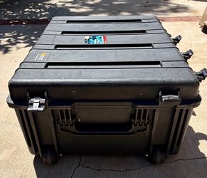 Pelican 1730 Watertight Rolling Hard Case w/ Foam – Heavy Duty