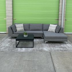*Free Delivery* Gray Modern Sectional Couch Sofa