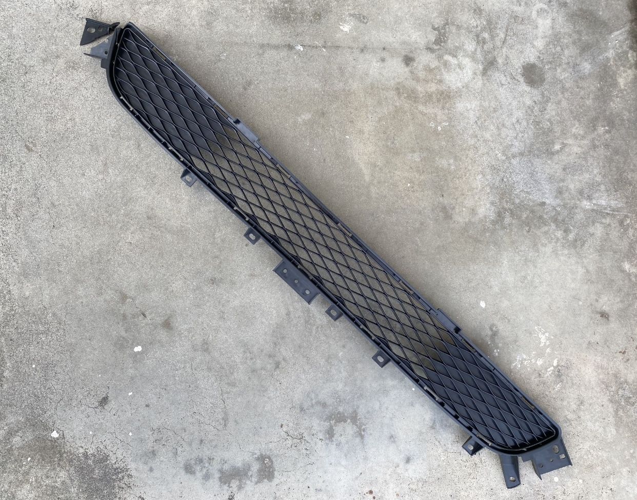 14-17 INFINITI Q50 FRONT LOWER BOTTOM GRILLE $50