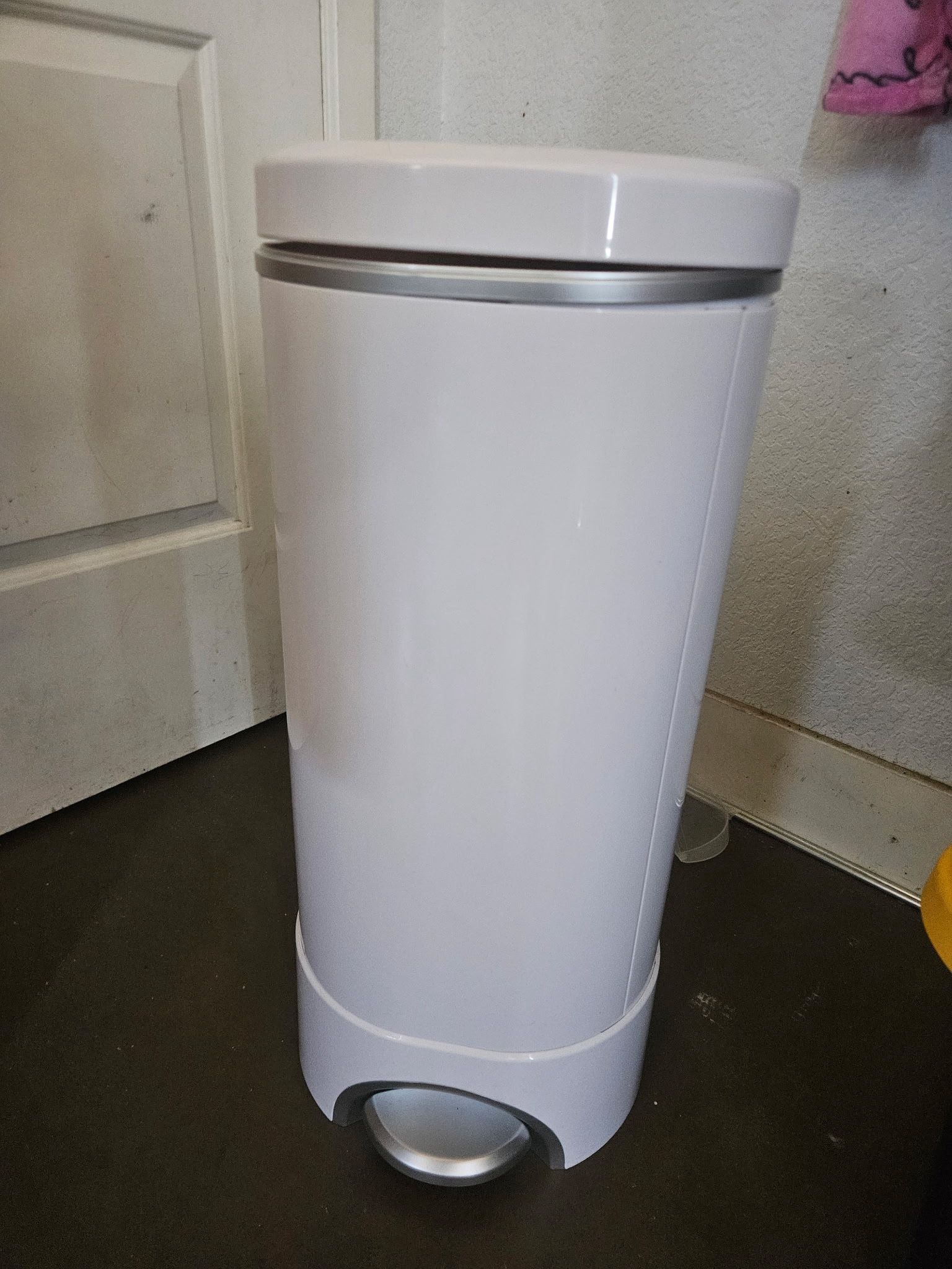 Baby Munchkin Diaper Pail