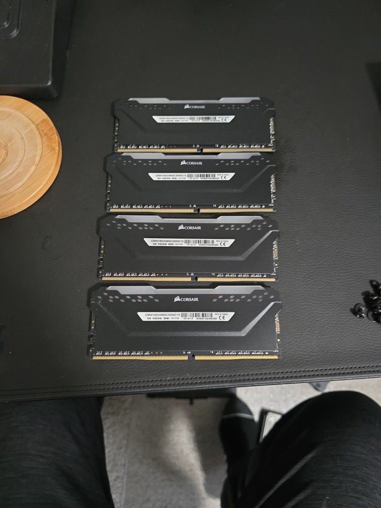 Corsair Vengeance DDR4 2x8 32GB Total RAM Sticks RGB