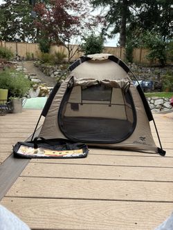 Eddie Bauer Portable Pet Tent - Black and Beige
