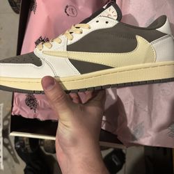 Travis Scott Reverse Mocha Men Size 10, 10.5, 11