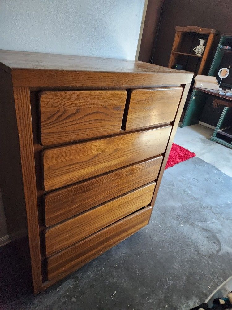 Dresser Home & Garden