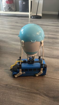 Fortnite Battle Bus