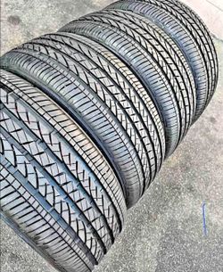 245 50 19 Bridgestone tires Con 80% de Vida Las 4