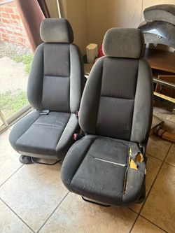 09 Silverado seats