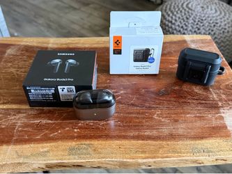 Samsung Galaxy Buds3 Pro and Spigen Lock Fit Case